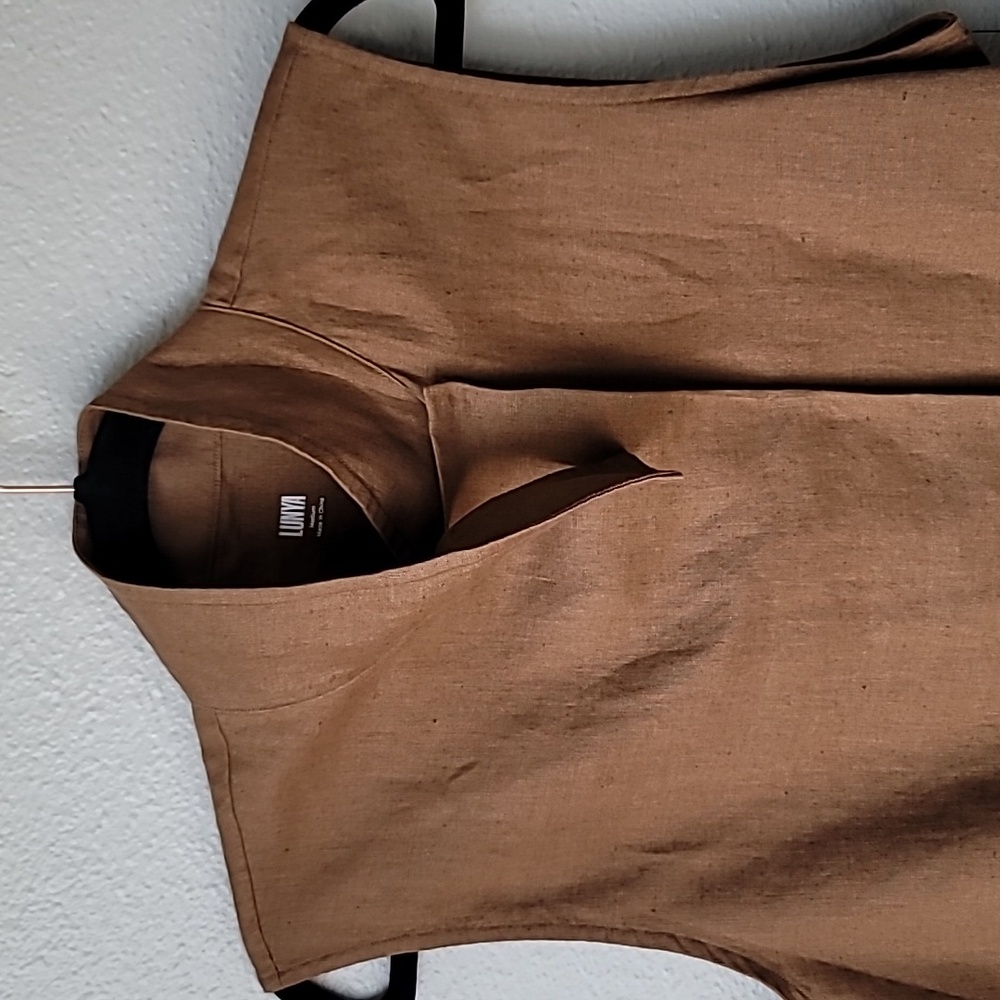NWT lunya Woven Linen Sleeveless Shirt, Size Medium, Color Lush Caramel - Picture 5 of 11